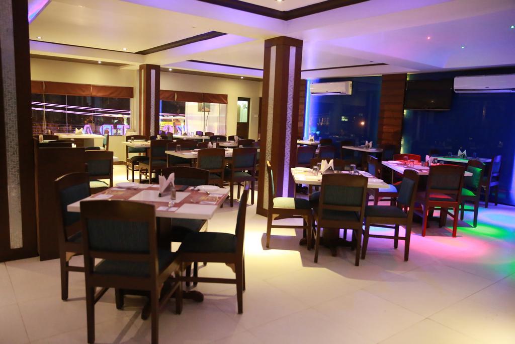 Oyo 13494 Hotel Nakshatra Inn Hyderabad Esterno foto
