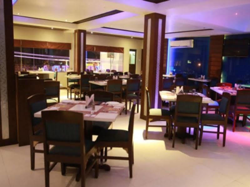 Oyo 13494 Hotel Nakshatra Inn Hyderabad Esterno foto