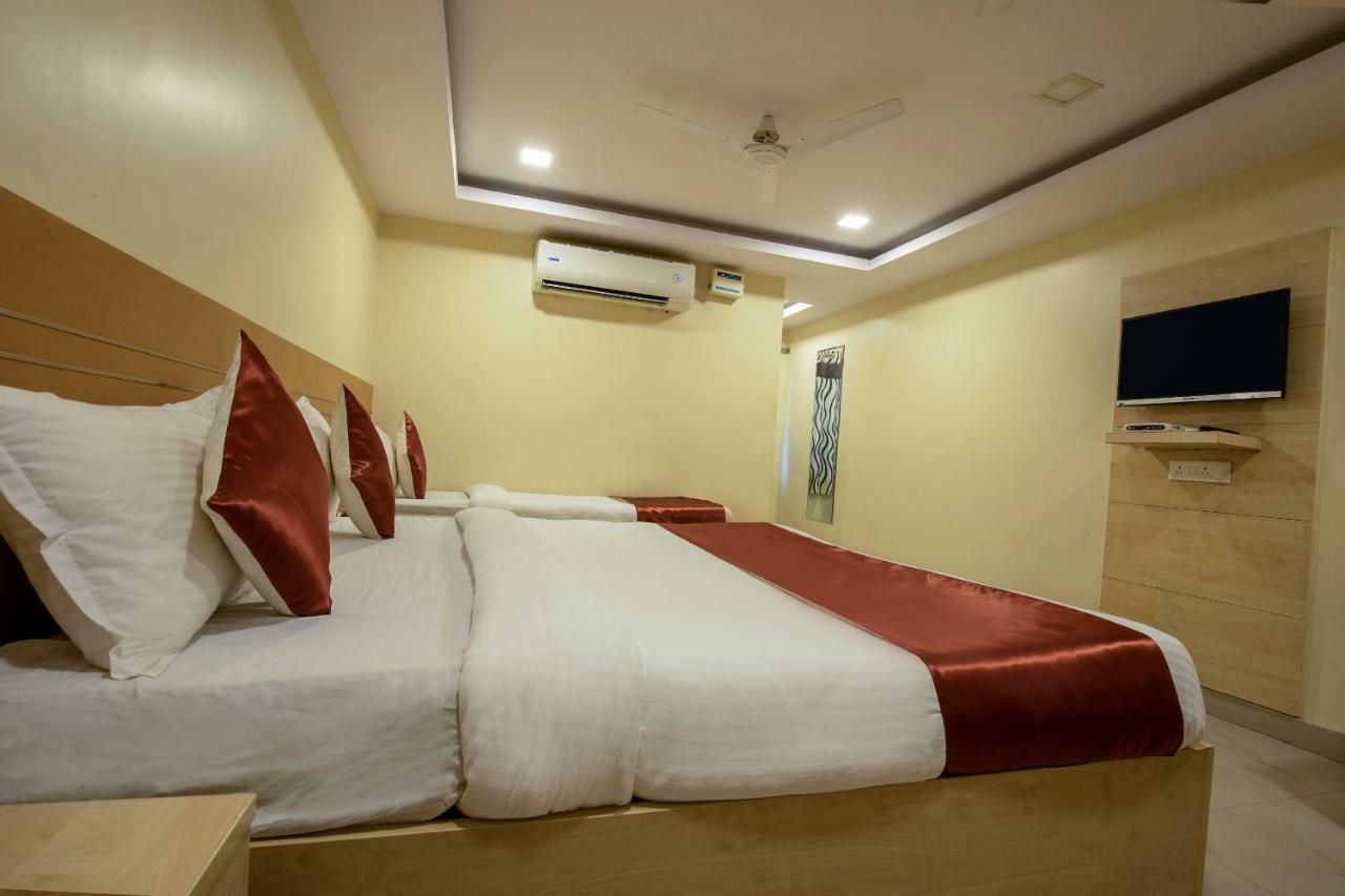 Oyo 13494 Hotel Nakshatra Inn Hyderabad Esterno foto